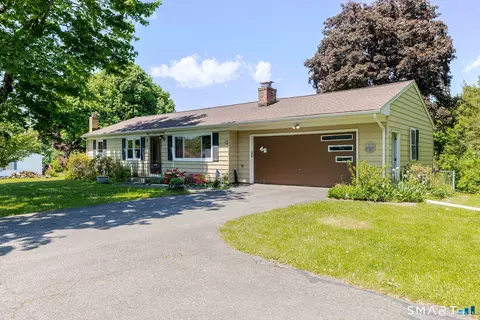 42 Silvermine Rd, Brookfield, CT 06804