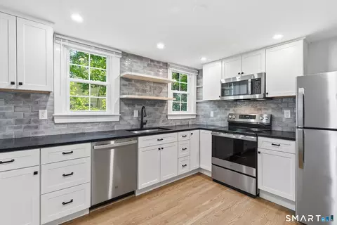 6 Belmont Pl, Norwalk, CT 06853