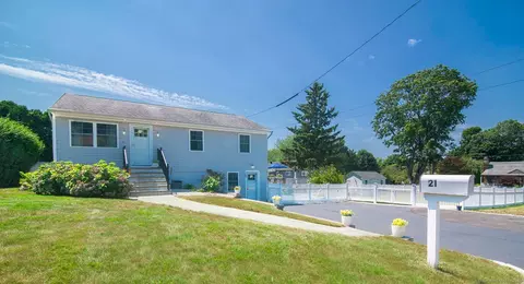 21 Overlook Ave, Mystic, CT 06355