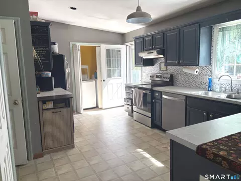Kitchen - 871 Brook Rd, Hampton, CT 06247 photo 2 of 2