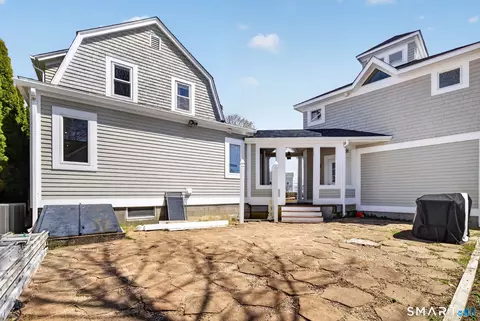 31 Sols Point Rd, Clinton, CT 06413