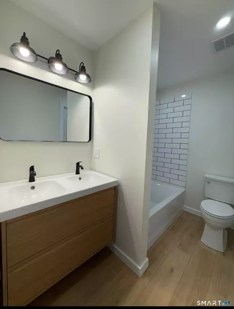 Bath - 8 Rustic Rd, Ridgefield, CT 06877 photo 1 of 3