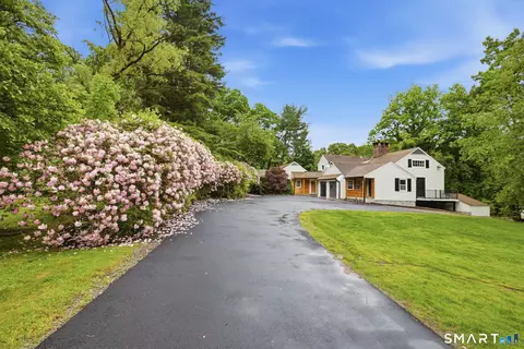 1 Tulip Tree Ln, Norwalk, CT 06851