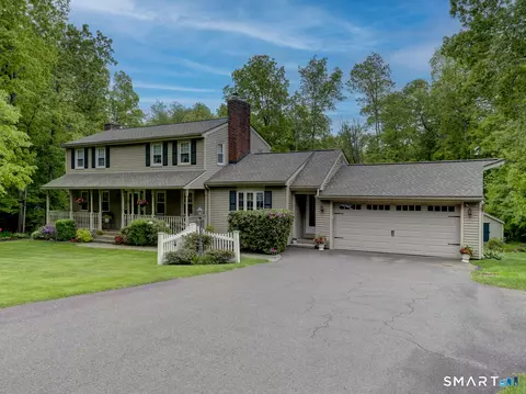 72 Garnet Ridge Dr, Tolland, CT 06084