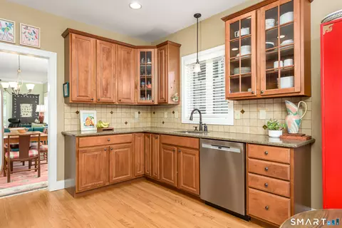 Kitchen - 8 Greendale Dr #8, Suffield, CT 06078 photo 3 of 3