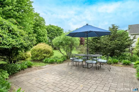 Exterior - 8 Greendale Dr #8, Suffield, CT 06078 photo 6 of 10