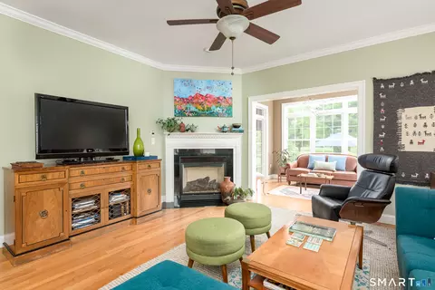 Living - 8 Greendale Dr #8, Suffield, CT 06078 photo 2 of 3