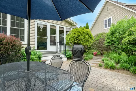 Exterior - 8 Greendale Dr #8, Suffield, CT 06078 photo 7 of 10