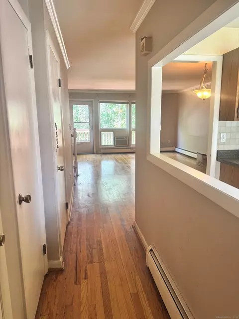 Entry Way - 141 Worth Ave, Hamden, CT 06518 photo 1 of 2