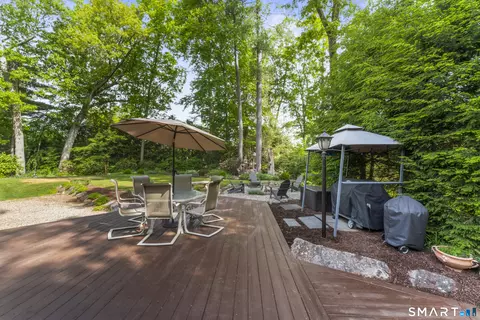 Exterior - 24 Beechwood Dr, Sandy Hook, CT 06482 photo 4 of 9