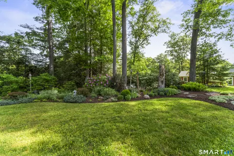 Exterior - 24 Beechwood Dr, Sandy Hook, CT 06482 photo 7 of 9