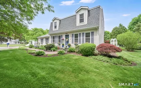 23 Brentwood Ct, Middletown, CT 06457