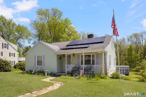 11 Poulin Dr, Thompson, CT 06277