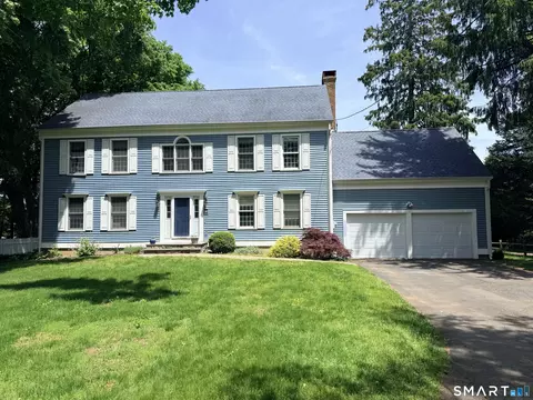 941 Nut Plains Rd, Guilford, CT 06437