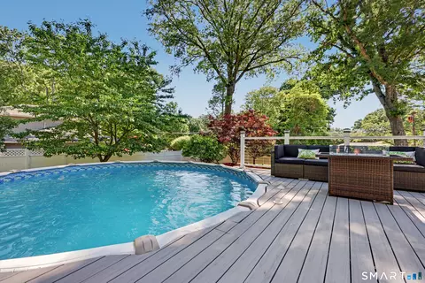 5 Caddy Rd, Norwalk, CT 06851