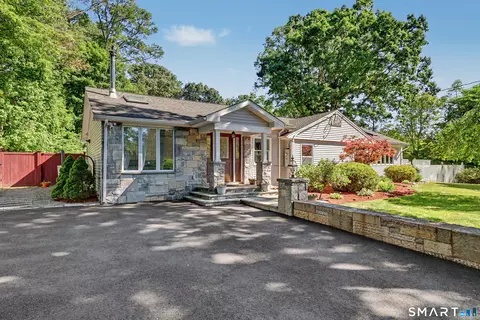 5 Caddy Rd, Norwalk, CT 06851