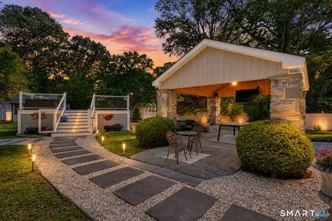5 Caddy Rd, Norwalk, CT 06851