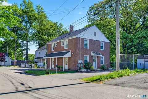 180 Dupont Pl, Bridgeport, CT 06610