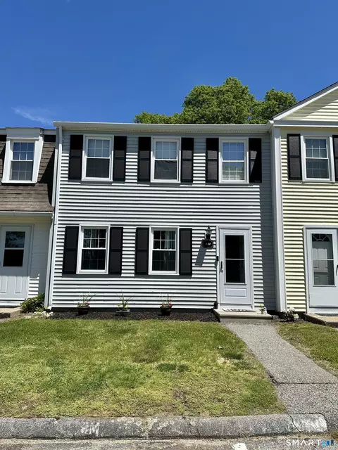 2 Lakeside Dr #M, Ledyard, CT 06339