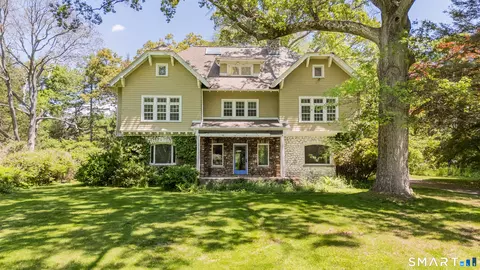 95 Beecher Rd, Woodbridge, CT 06525