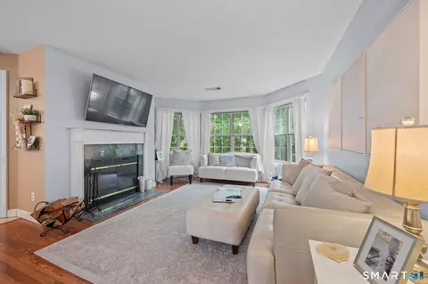 75 Redwood Dr #1104, East Haven, CT 06513