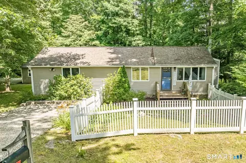 2 Walnut Rd, Woodstock, CT 06281