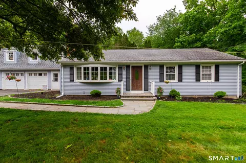 23 Great Neck Rd, Trumbull, CT 06611