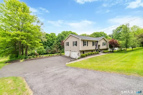 924 Roxbury Rd, Southbury, CT 06488