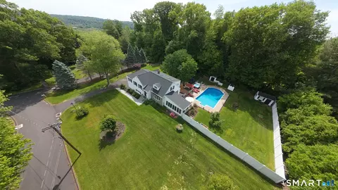 13 Pleasant Rise Cir, Brookfield, CT 06804