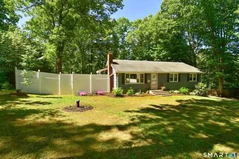 607 Old Post Rd, Tolland, CT 06084