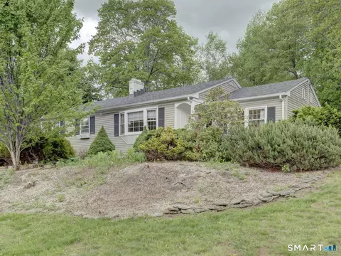 37 Dorothy Dr, Torrington, CT 06790