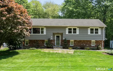 148 Osborn Ln, Monroe, CT 06468