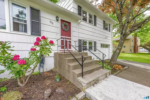 96 Lent Rd, Hamden, CT 06517