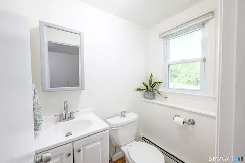 Bath - 96 Lent Rd, Hamden, CT 06517 photo 2 of 2