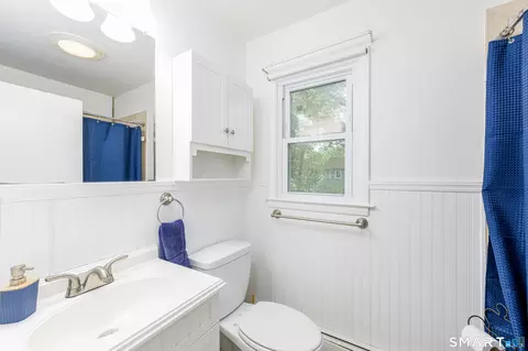 Bath - 96 Lent Rd, Hamden, CT 06517 photo 1 of 2