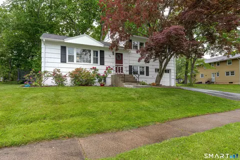 Exterior - 96 Lent Rd, Hamden, CT 06517 photo 2 of 4