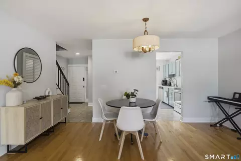 455 Hope St #3E, Stamford, CT 06906