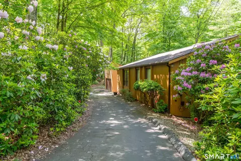 222 Box Mountain Dr, Vernon, CT 06066