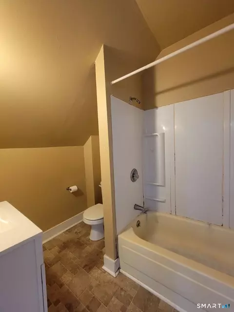 Bath - 120 North St, Willimantic, CT 06226 photo 3 of 3
