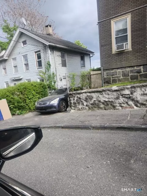 19 Summit St, Waterbury, CT 06708