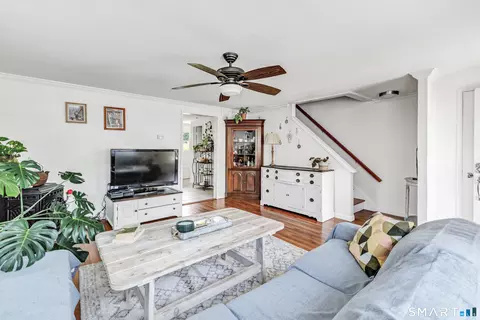 110-112 Dirienzo Hts, Derby, CT 06418