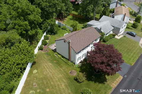 View/Area - 4 Lee Cir, Bloomfield, CT 06002 photo 2 of 6