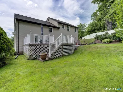 Exterior - 4 Lee Cir, Bloomfield, CT 06002 photo 5 of 7