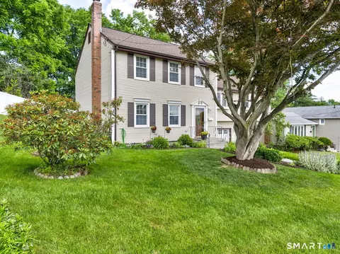 Exterior - 4 Lee Cir, Bloomfield, CT 06002 photo 3 of 7