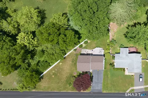 View/Area - 4 Lee Cir, Bloomfield, CT 06002 photo 3 of 6