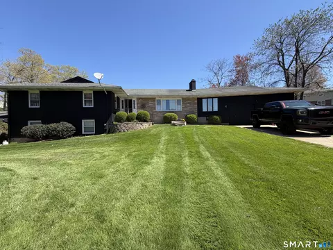 41 Sunny Ln, Meriden, CT 06450