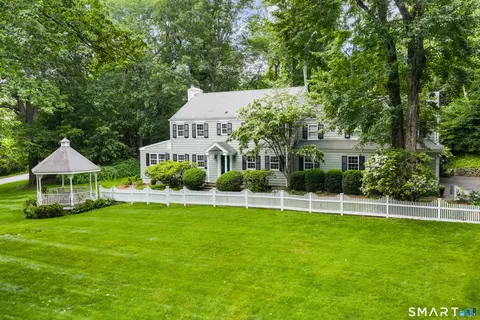 130 Comstock Hill Rd, New Canaan, CT 06840
