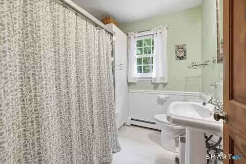 Bath - 76 Pocahontas Rd, Redding, CT 06896 photo 3 of 3