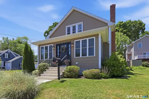 37 Broadview St, Newington, CT 06111