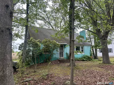 55 Woodland Dr, Old Saybrook, CT 06475